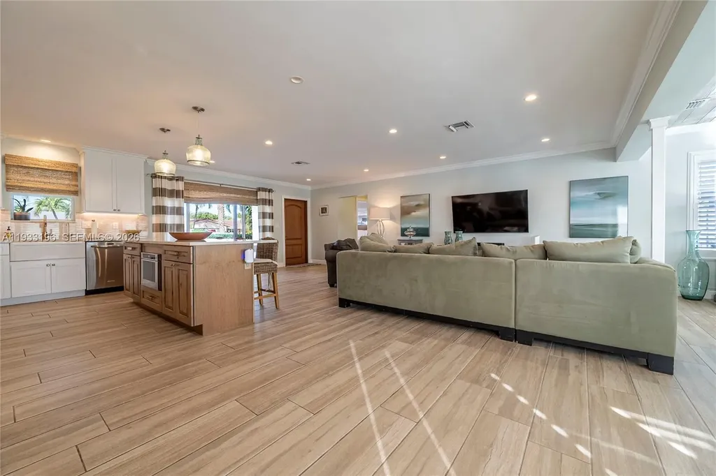 2832 NE 34th Street Lighthouse Point FL 33064