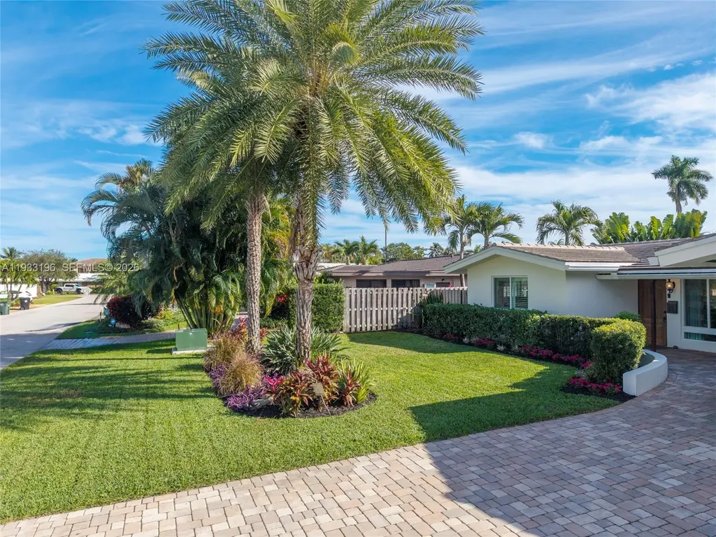 2832 NE 34th Street Lighthouse Point FL 33064