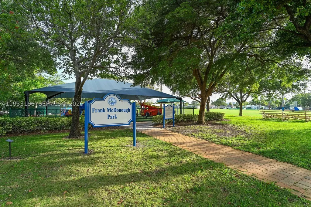 2832 NE 34th Street Lighthouse Point FL 33064