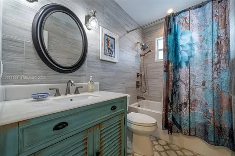 2832 NE 34th Street Lighthouse Point FL 33064