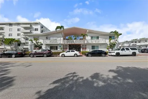 8040 Tatum Waterway Drive Miami Beach FL 33141