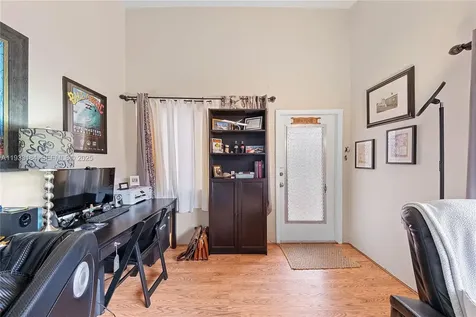8040 Tatum Waterway Drive Miami Beach FL 33141
