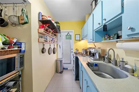 8040 Tatum Waterway Drive Miami Beach FL 33141