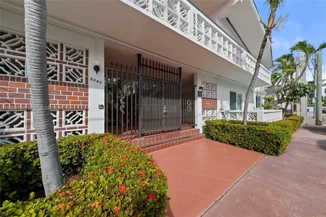 8040 Tatum Waterway Drive Miami Beach FL 33141