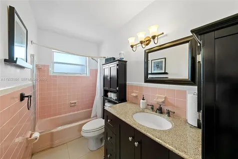 8040 Tatum Waterway Drive Miami Beach FL 33141