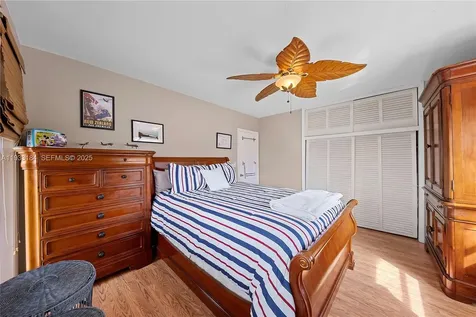 8040 Tatum Waterway Drive Miami Beach FL 33141