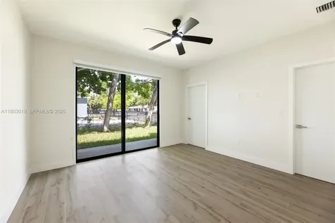 6852-6850 NW 4th Avenue Miami FL 33150