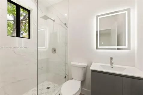 6852-6850 NW 4th Avenue Miami FL 33150