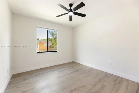 6852-6850 NW 4th Avenue Miami FL 33150