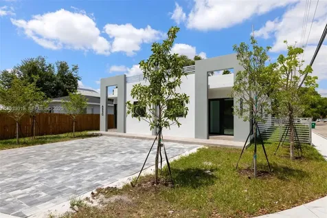 6852-6850 NW 4th Avenue Miami FL 33150