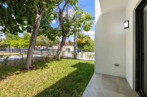 6852-6850 NW 4th Avenue Miami FL 33150