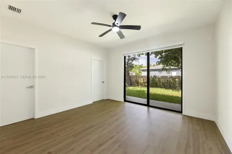 6852-6850 NW 4th Avenue Miami FL 33150