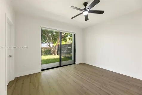 6852-6850 NW 4th Avenue Miami FL 33150