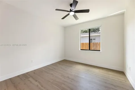 6852-6850 NW 4th Avenue Miami FL 33150
