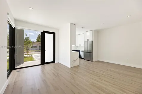 6852-6850 NW 4th Avenue Miami FL 33150