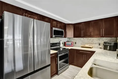 16478 NE 27th Place Eastern Shores FL 33160