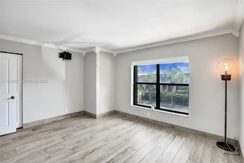 16478 NE 27th Place Eastern Shores FL 33160