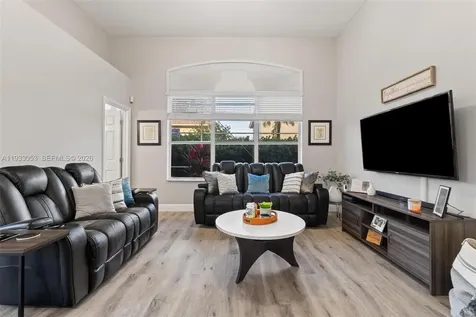 343 SW 187th Terrace Pembroke Pines FL 33029