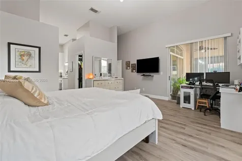 343 SW 187th Terrace Pembroke Pines FL 33029