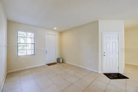 3316 W 91st Terrace Hialeah FL 33018