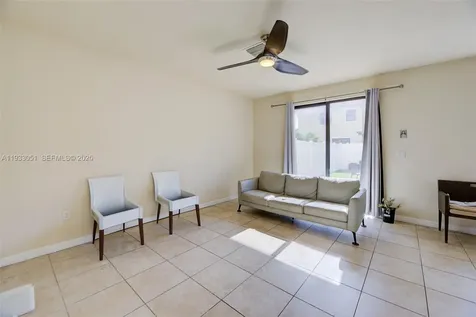 3316 W 91st Terrace Hialeah FL 33018
