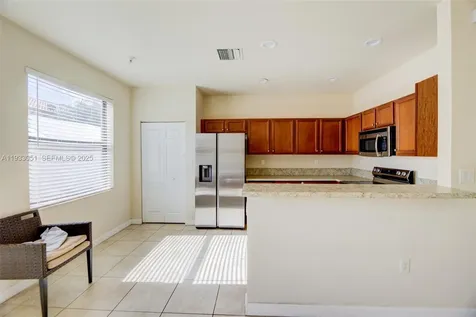 3316 W 91st Terrace Hialeah FL 33018