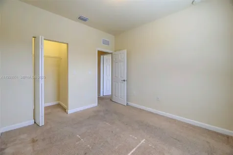 3316 W 91st Terrace Hialeah FL 33018