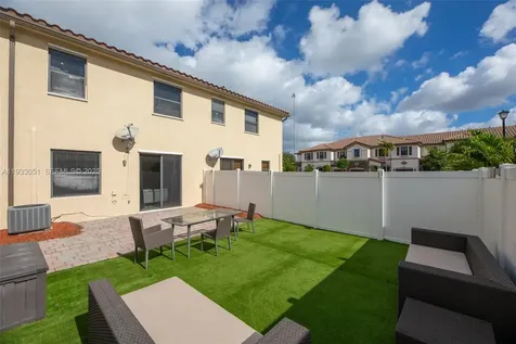 3316 W 91st Terrace Hialeah FL 33018