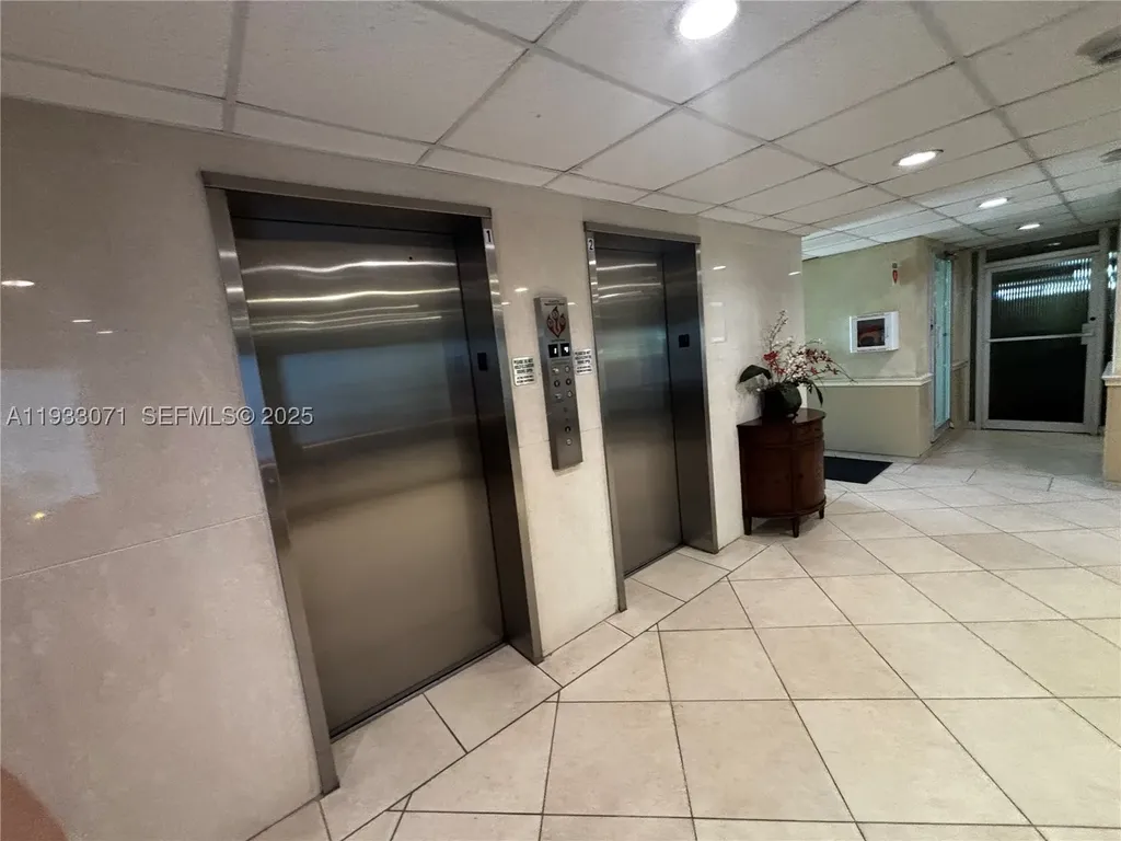 2500 NE 48th Lane Fort Lauderdale FL 33308