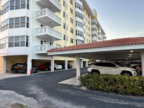2500 NE 48th Lane Fort Lauderdale FL 33308