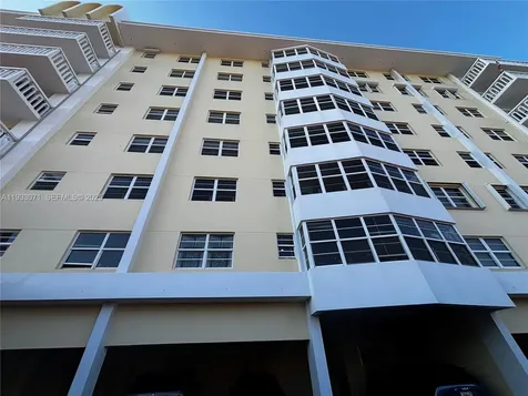 2500 NE 48th Lane Fort Lauderdale FL 33308