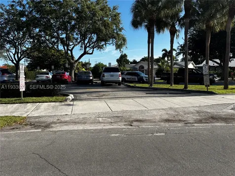 2500 NE 48th Lane Fort Lauderdale FL 33308