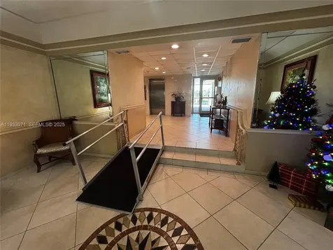 2500 NE 48th Lane Fort Lauderdale FL 33308
