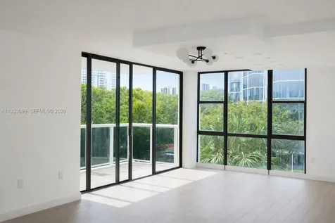 3625 N Country Club Drive Aventura FL 33180