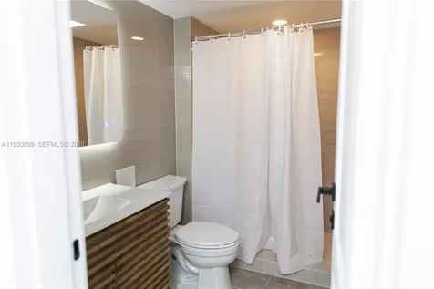 3625 N Country Club Drive Aventura FL 33180