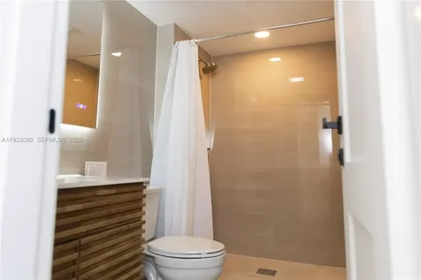 3625 N Country Club Drive Aventura FL 33180