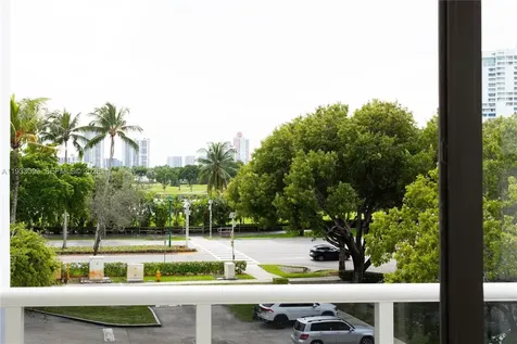 3625 N Country Club Drive Aventura FL 33180