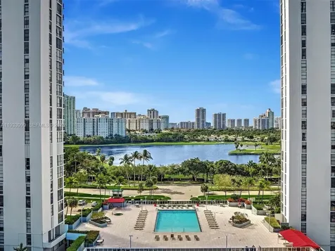 3625 N Country Club Drive Aventura FL 33180