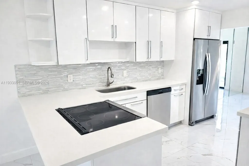 9723 N New River Canal Road Plantation FL 33324