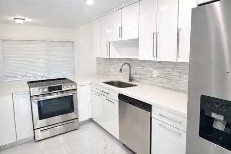9723 N New River Canal Road Plantation FL 33324