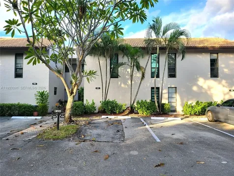 9723 N New River Canal Road Plantation FL 33324