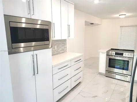 9723 N New River Canal Road Plantation FL 33324