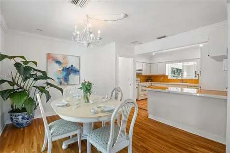 5685 SW 72nd Avenue Miami FL 33143