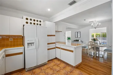 5685 SW 72nd Avenue Miami FL 33143