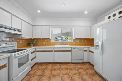 5685 SW 72nd Avenue Miami FL 33143