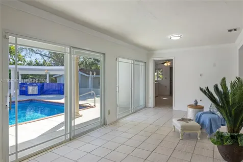 5685 SW 72nd Avenue Miami FL 33143