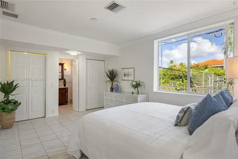 5685 SW 72nd Avenue Miami FL 33143