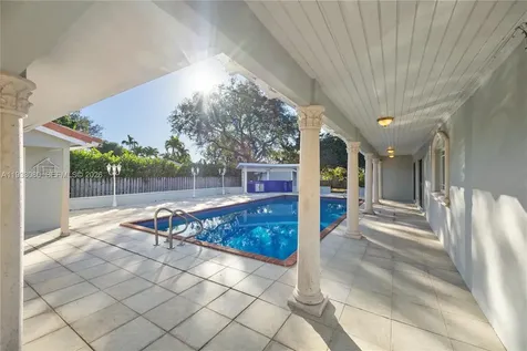 5685 SW 72nd Avenue Miami FL 33143