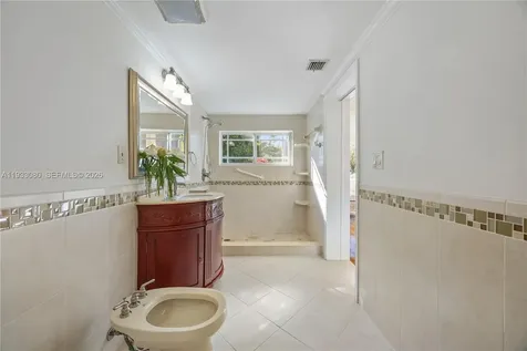 5685 SW 72nd Avenue Miami FL 33143