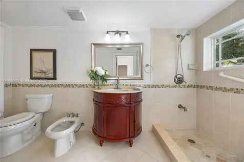 5685 SW 72nd Avenue Miami FL 33143